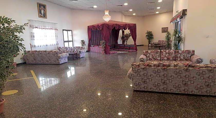 OYO 142 Al Sharqiya Sands Hotel