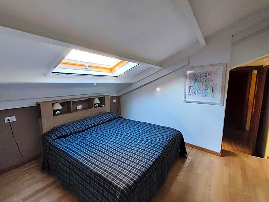 Photo 1 of 3 of Double Room