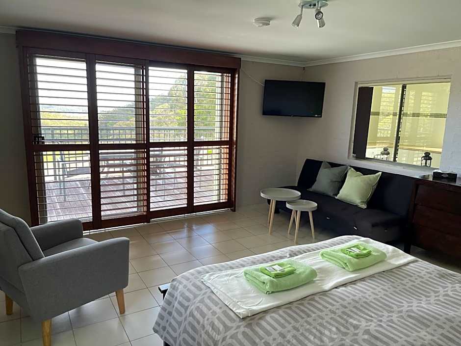 Sinclairs Country Retreat - Adults Only