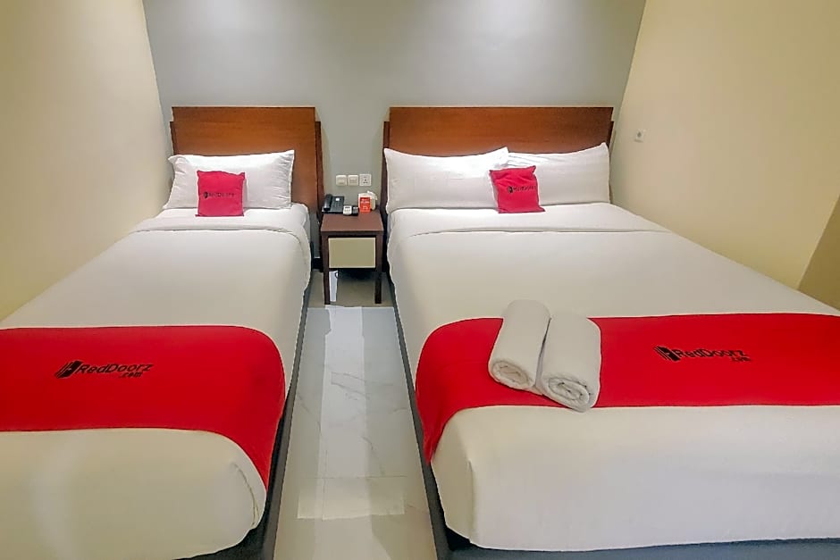 RedDoorz plus @ UNO Jalan Merak Samarinda