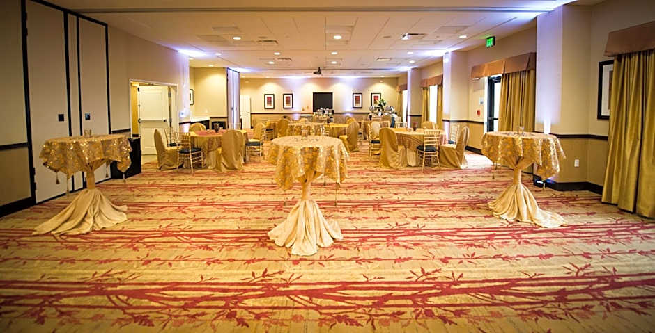 Holiday Inn Express & Suites Denver South - Castle Rock By IHG