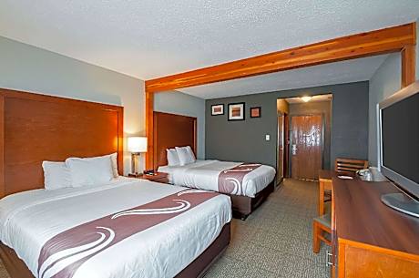 2 Queen Beds, Smoking