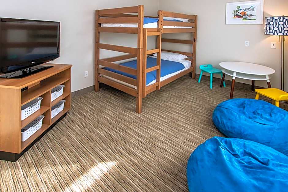 Holiday Inn Express Hotel & Suites Roseville - Galleria Area By IHG