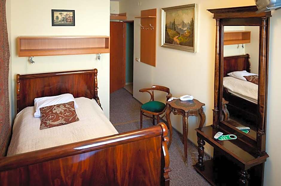 Hotel Alef