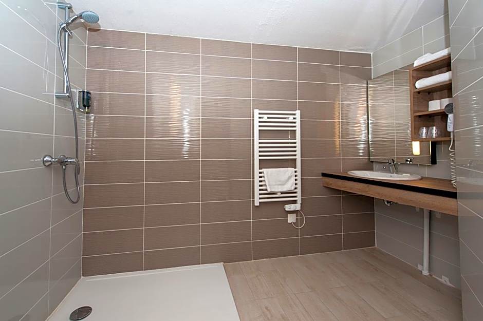 Brit Hotel Avignon Sud Le Calendal