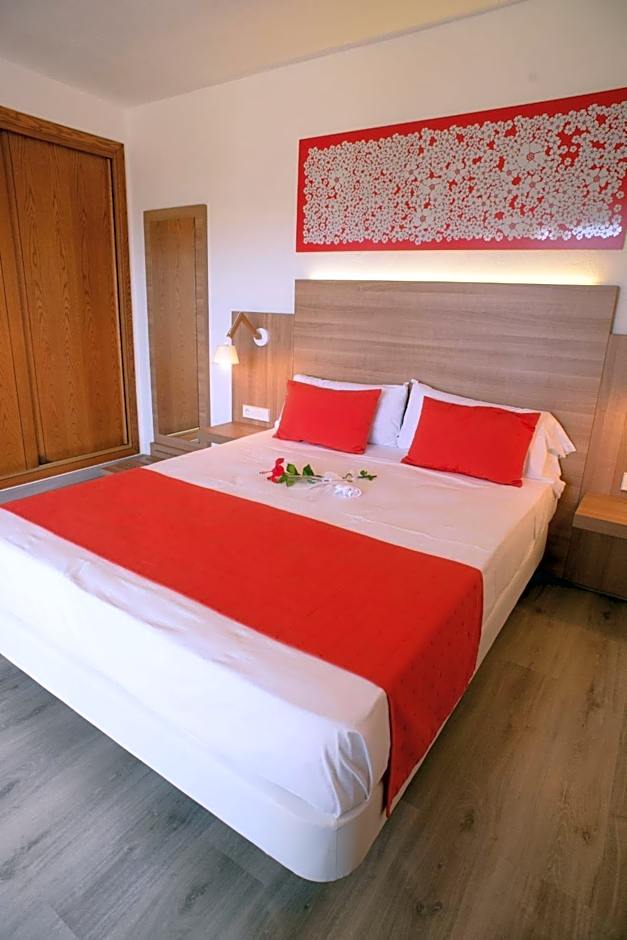 Photo 1 of 5 of Double Room