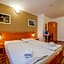 Easy Star Hotel