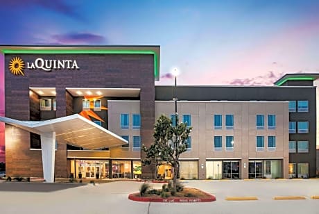 La Quinta Inn & Suites by Wyndham McAllen La Plaza Mall