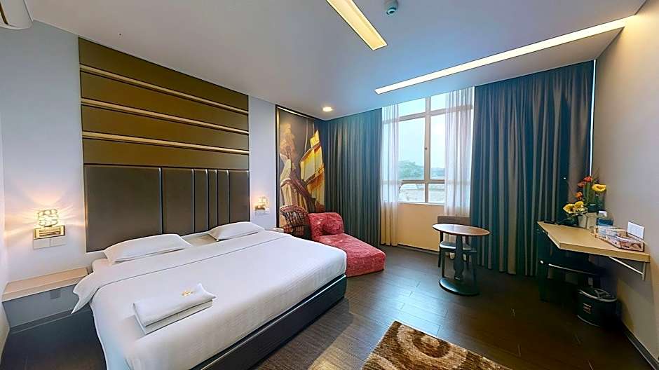 OYO 89423 Zenz Hotel