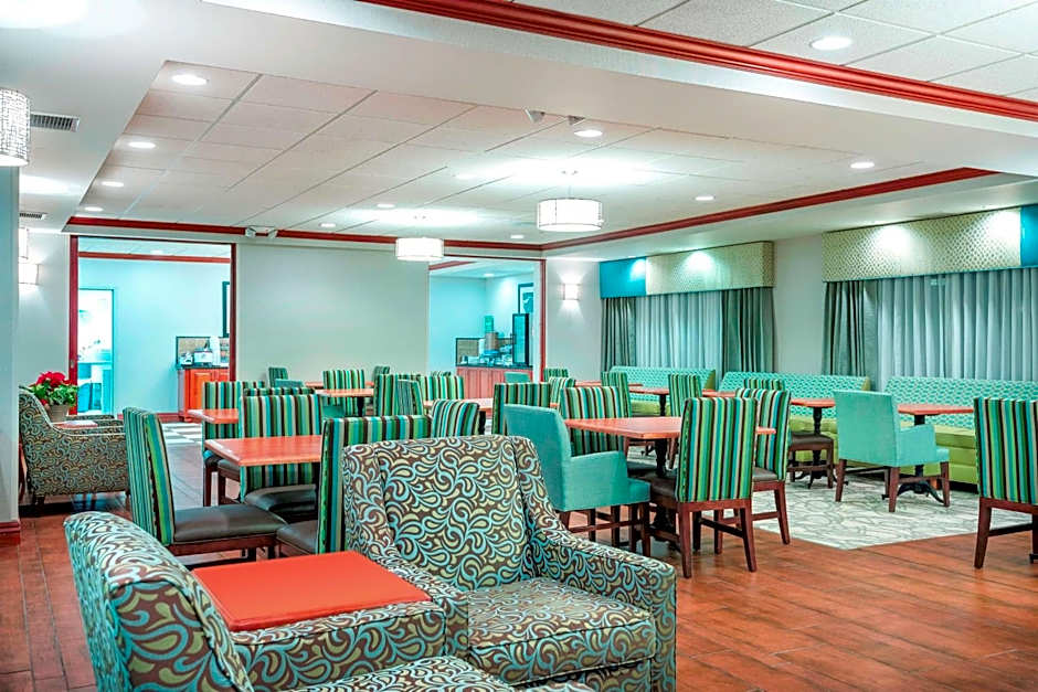 Hampton Inn By Hilton Bellevue