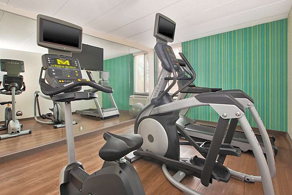 Holiday Inn Express Fairfax-Arlington Boulevard By IHG