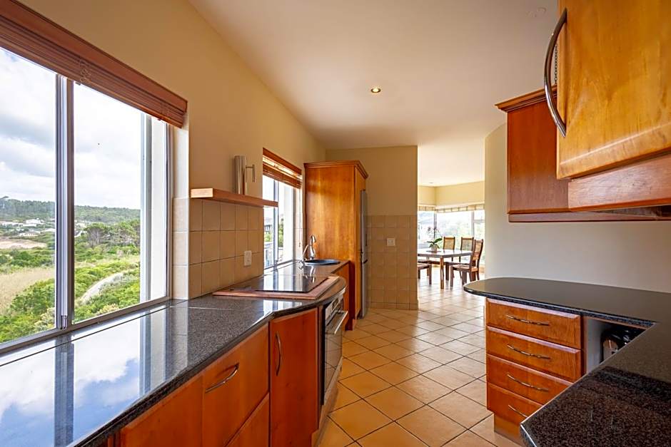 Gemini Villa - Solar Powered Pool & Near Beach