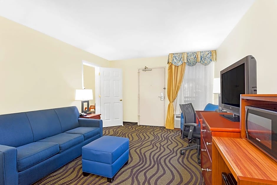 Baymont by Wyndham Savannah Midtown