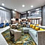 La Quinta Inn & Suites by Wyndham Dallas Dfw Airport North