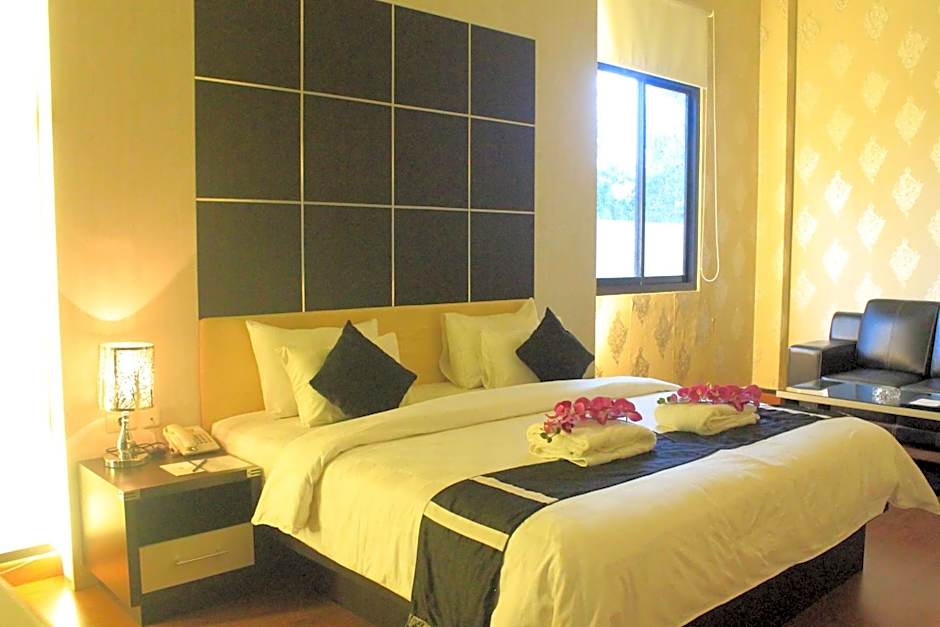 Hotel Harmony In & Karaoke