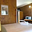 Country Roads Motor Inn