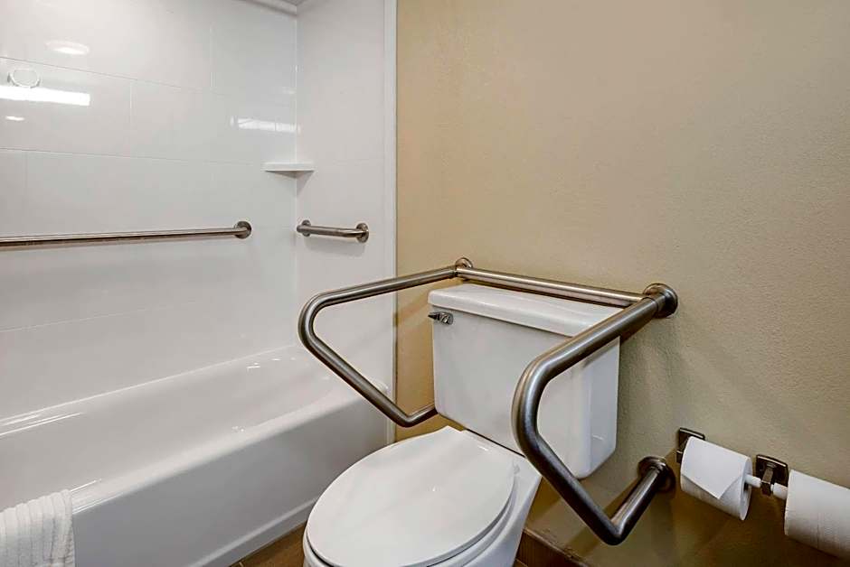 Comfort Suites Bethlehem Near Lehigh University and LVI Airport