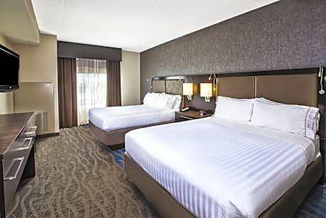 2 Queen Beds Standard