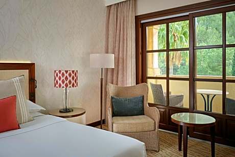 Superior Queen Room with Balcony