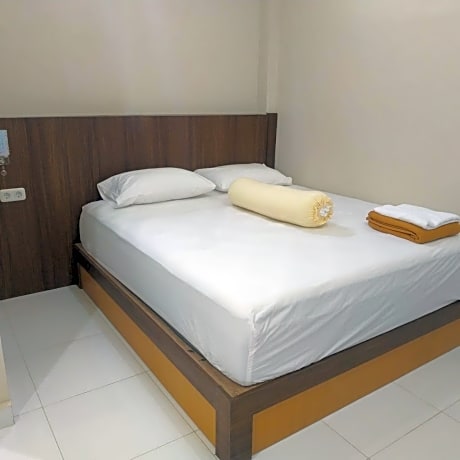 Nietsa Guest House Palu RedPartner