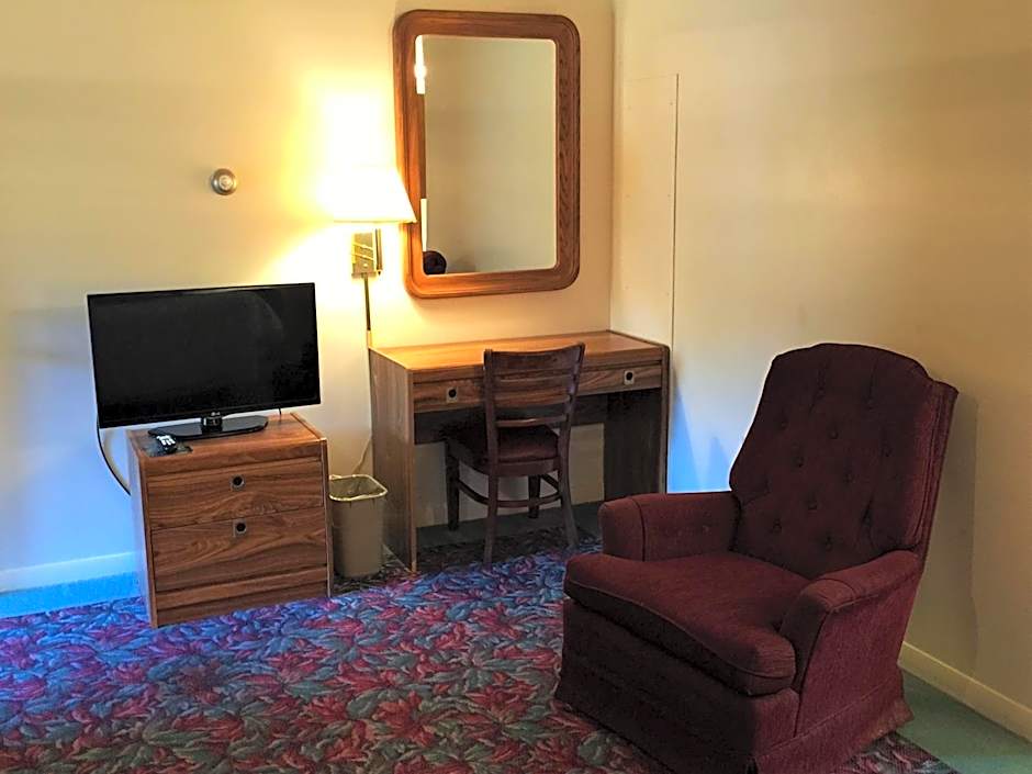 Photo 1 of 5 of Double Room
