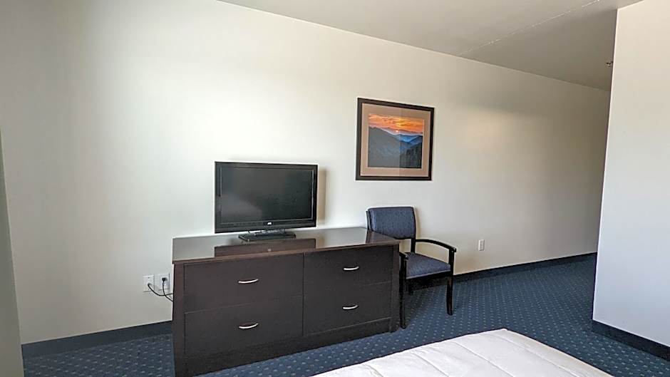 FairBridge Inn & Suites Canadian