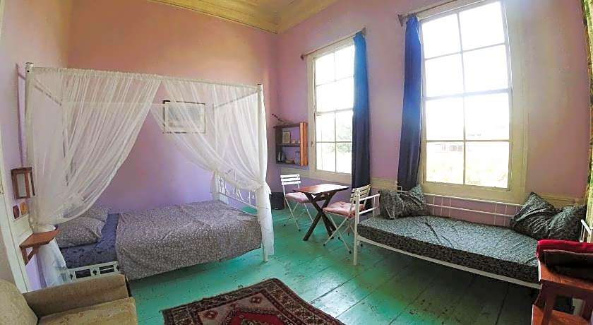 LOTUS GARDEN HOSTEL