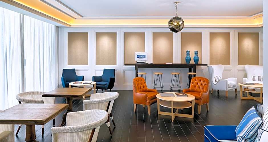 H10 Delfín - Adults Only