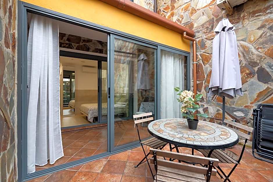 Hostal House