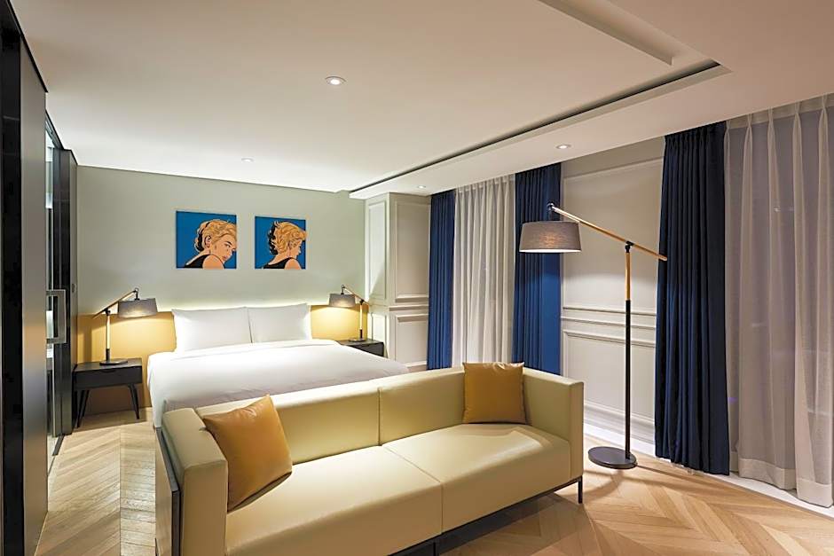 Photo 1 of 4 of Executive Suite
