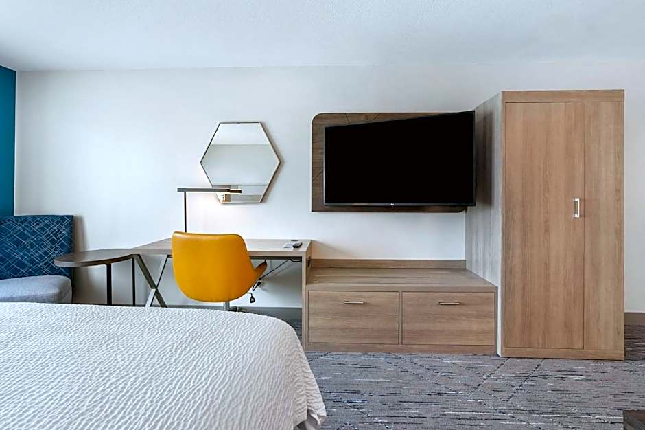Holiday Inn Express Peru-Lasalle Area By IHG