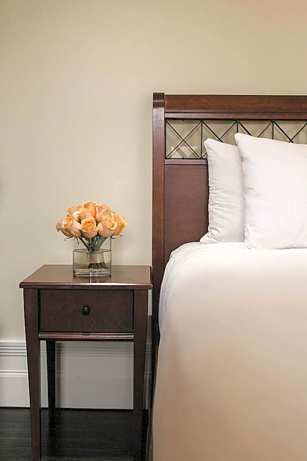 Le Place d Armes Hotel Suites