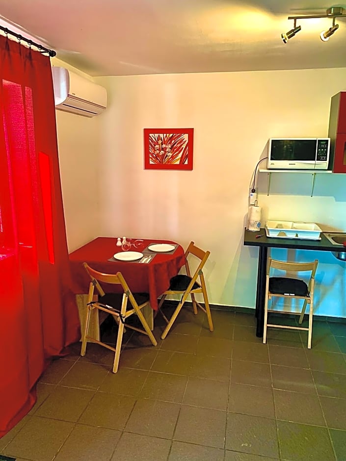 Water Lily Boutique B&B and Bungalow