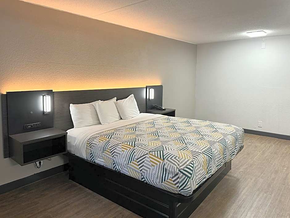 Motel 6 Huntsville AL University Dr.