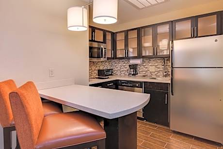 Two-Bedroom Suite with One King, Two Queen and Sofa Bed