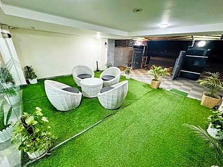 Hotel Amahi Inn Sector 48