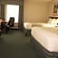 La Quinta Inn & Suites by Wyndham Detroit Canton