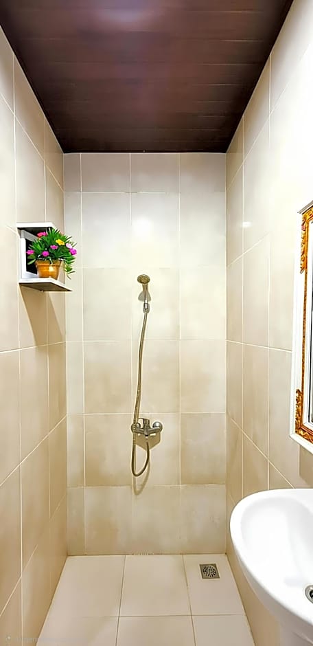 Gustav Bali Homestay and Massage