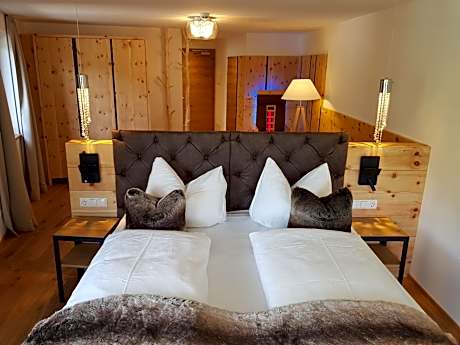 Suite with Mountain View