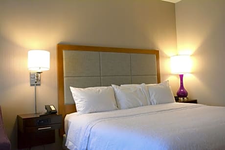 King Room with Sofa Bed and Study - Non-Smoking