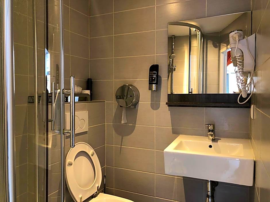 Budget Hotel Damrak Inn