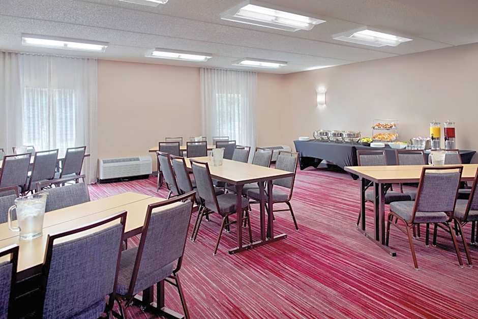 Courtyard by Marriott Raleigh Cary