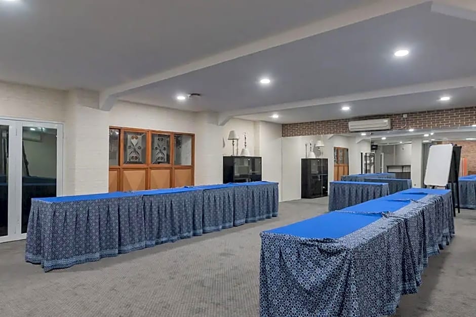 RedDoorz @ Arwiga Hotel near RS Hasan Sadikin Bandung