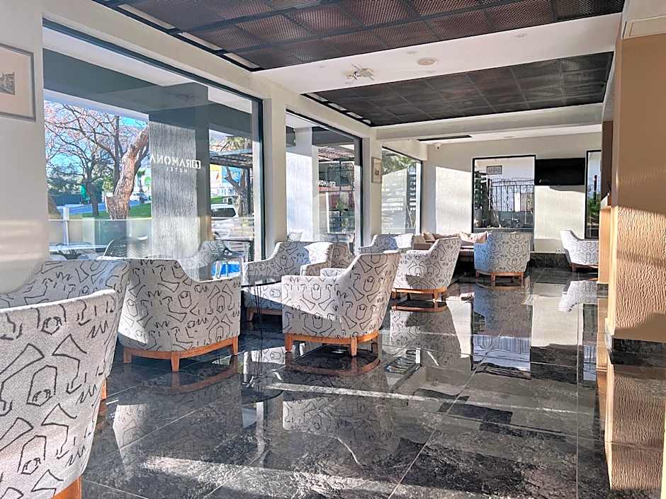 Ramona Lara Hotel