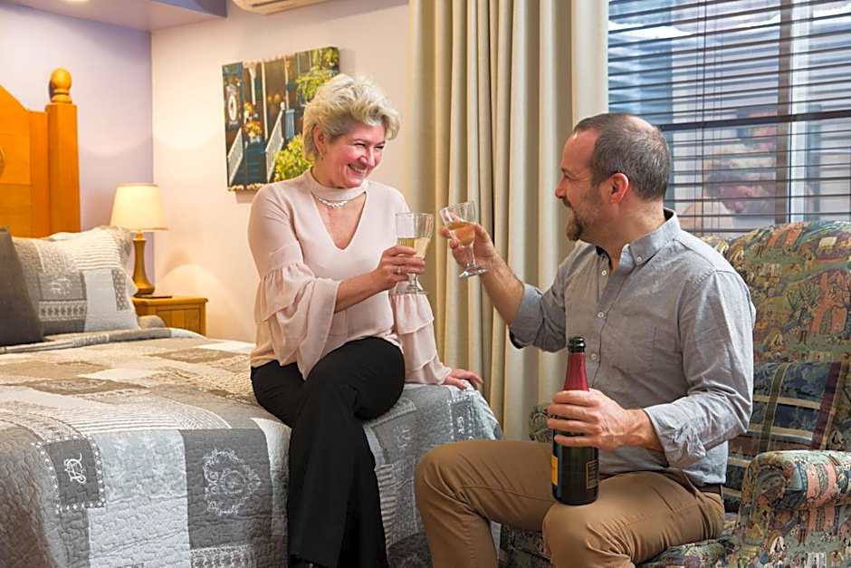 Maison Des Jardins B & B