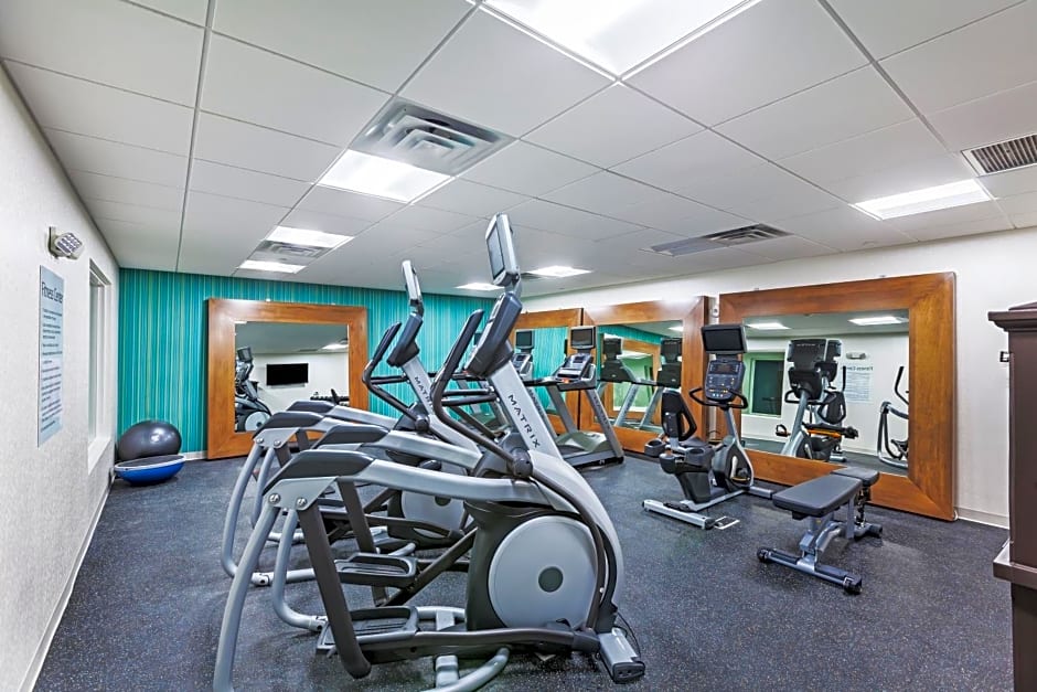 Holiday Inn Express & Suites Coffeyville By IHG