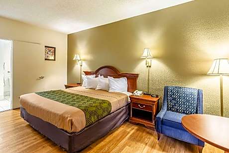 King Room - Accessible/Non-Smoking