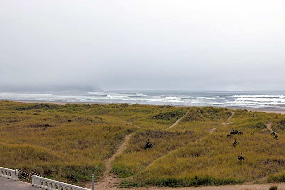 Hi Tide Oceanfront Inn