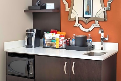 King Premium Suite - Non-Smoking