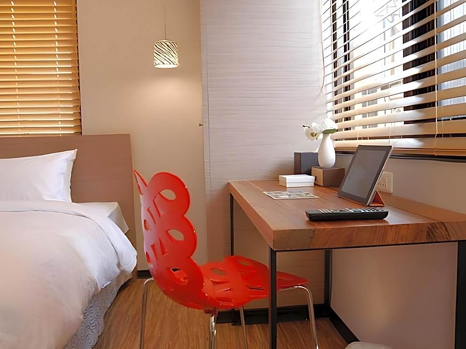 CHECK inn Express Taipei Station